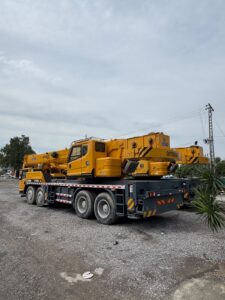 Crane Truck for Sale
